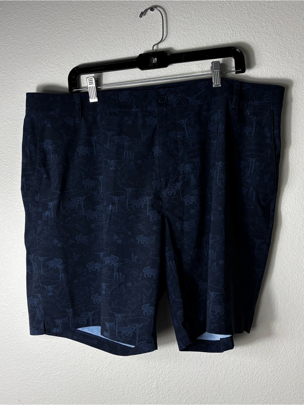 Rhone Men’s Performance Shorts Navy Jungle Print Size 40